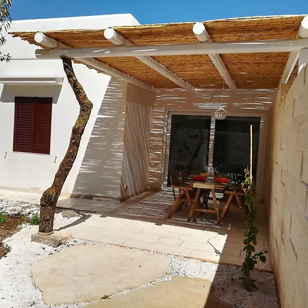 Dimora Il Mandorlo بيت ضيافة