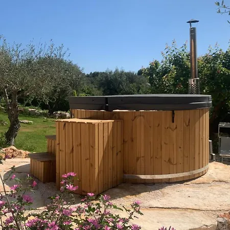 Dimora Il Mandorlo Con Jacuzzi Riscaldata 3* Ostuni