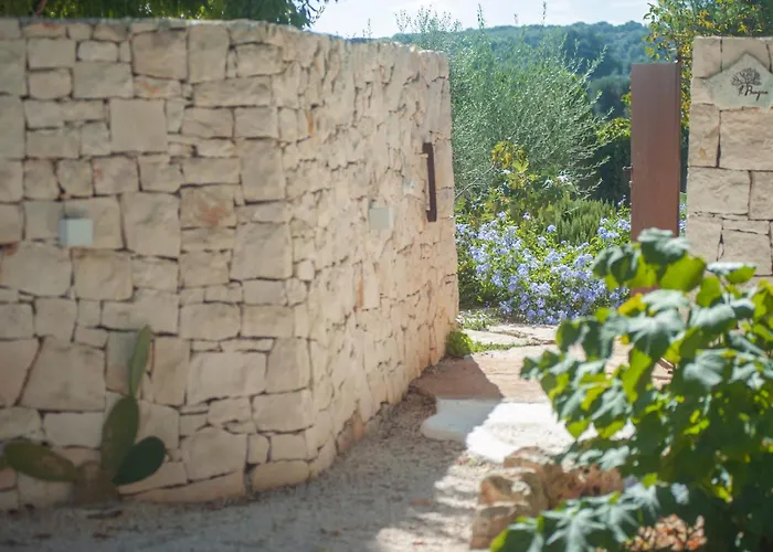 Dimora Il Mandorlo 3* أوستوني