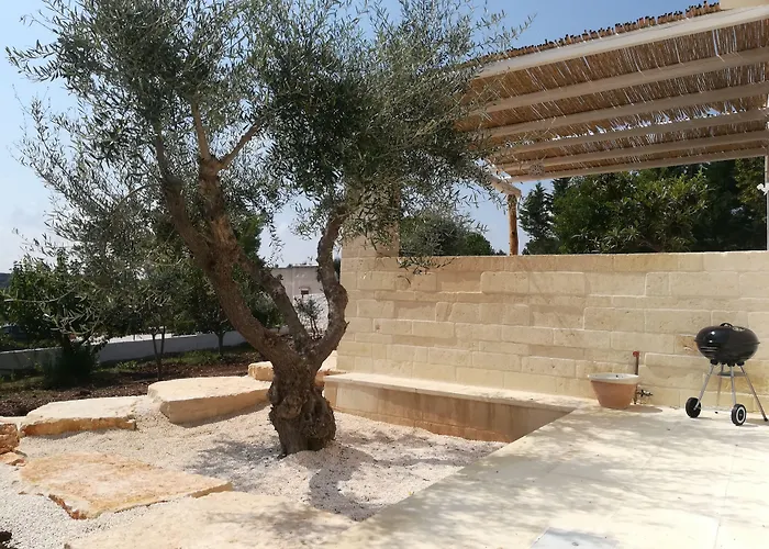 Dimora Il Mandorlo بيت ضيافة أوستوني