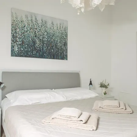 Dimora Il Mandorlo بيت ضيافة أوستوني