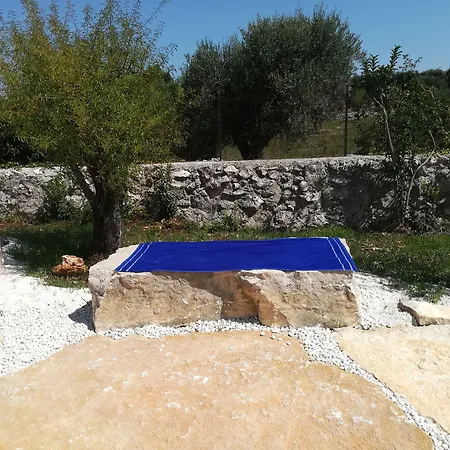 Dimora Il Mandorlo بيت ضيافة أوستوني