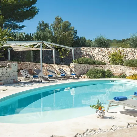 Dimora Il Mandorlo Con Jacuzzi Riscaldata Ostuni