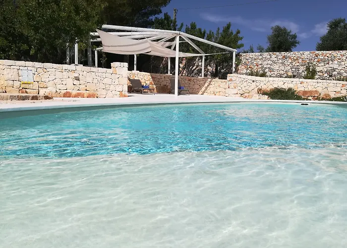 Dimora Il Mandorlo 3* 奥斯图尼